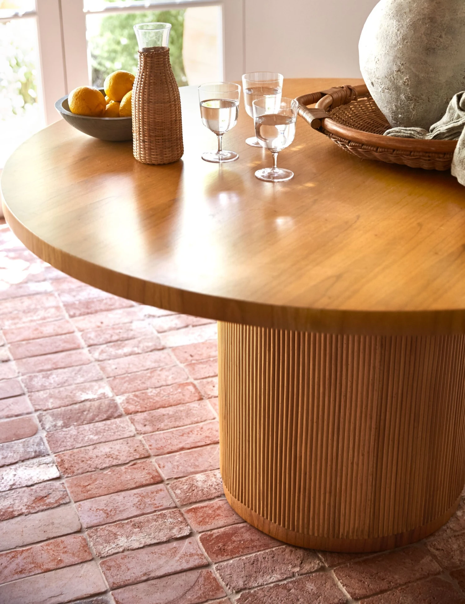 Elvia Round Dining Table 5 Elvia Round Dining Table - Image 3